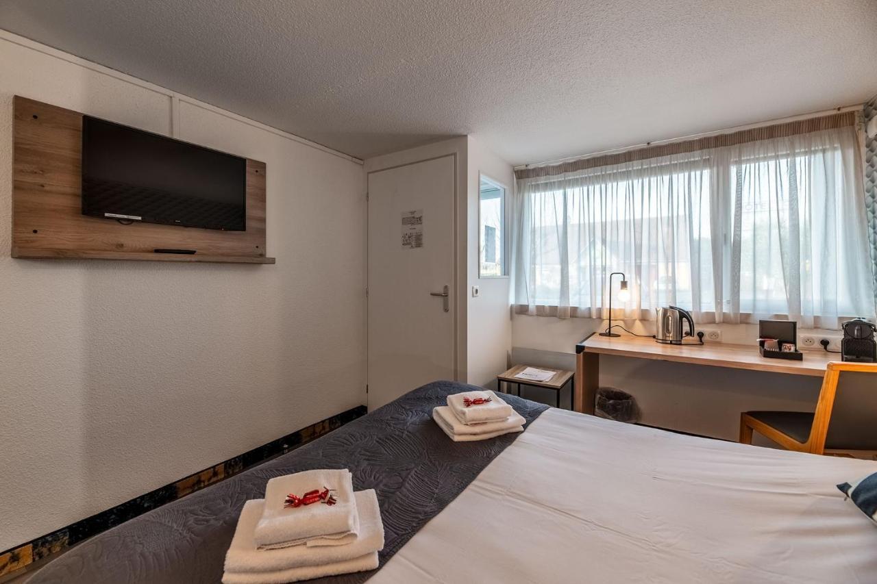 Hotel Le Cyrano Бержерак Екстериор снимка