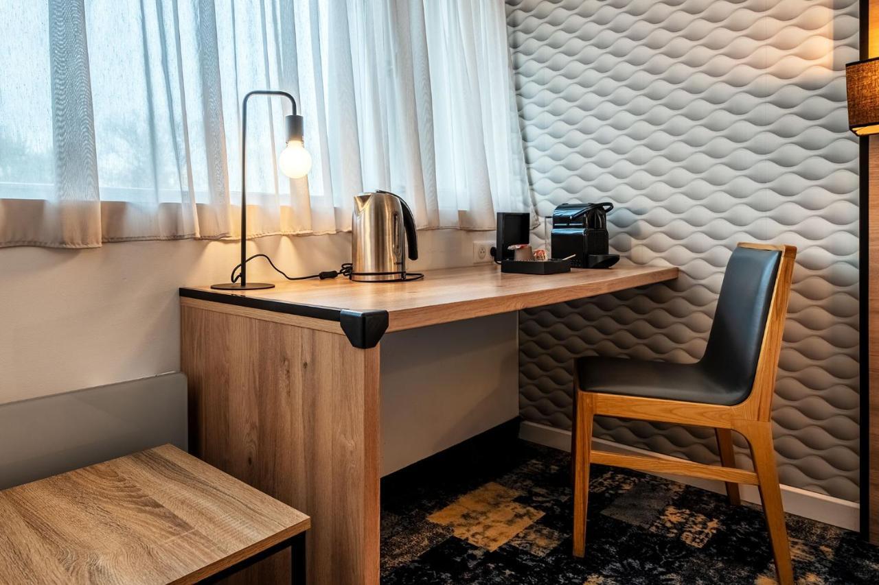 Hotel Le Cyrano Бержерак Екстериор снимка